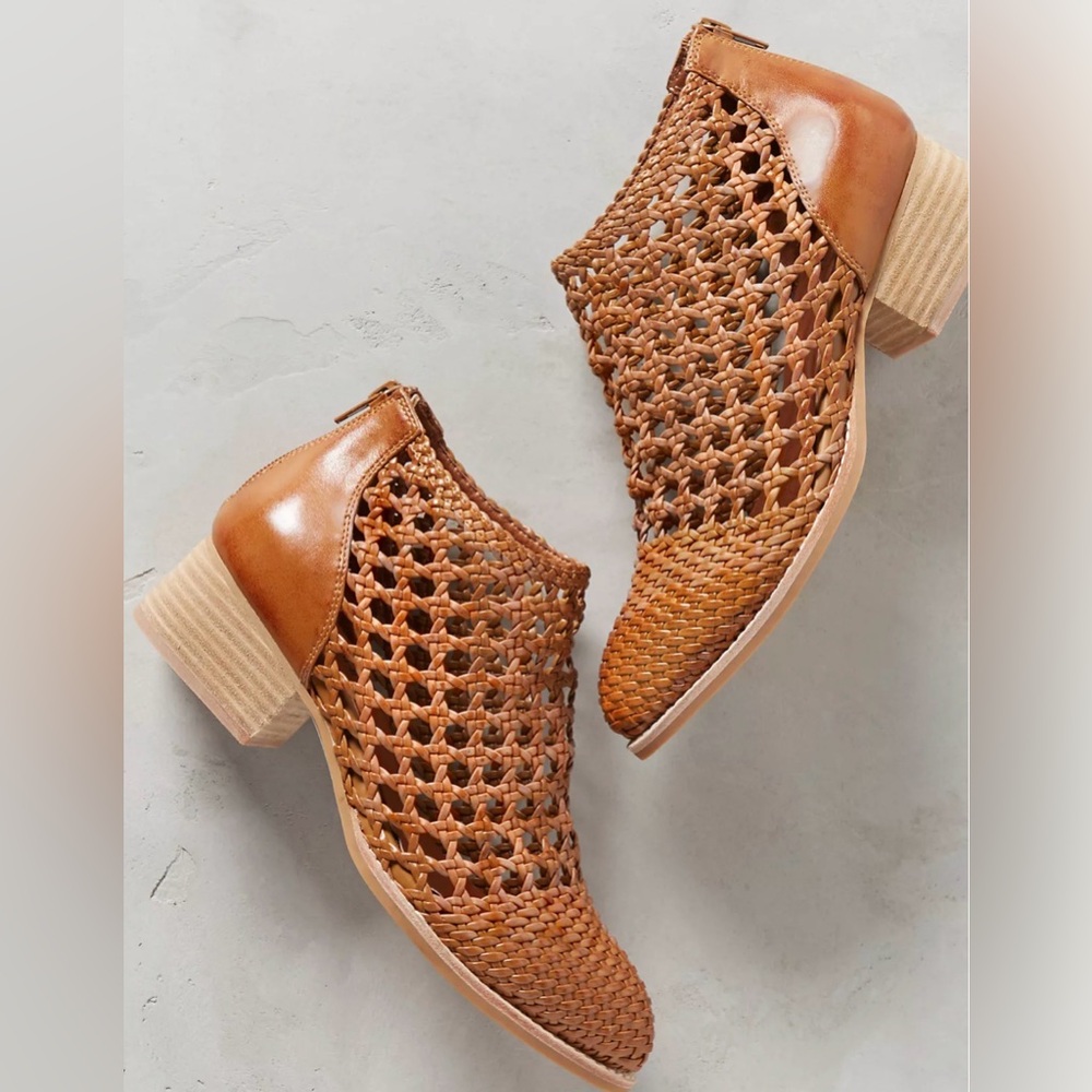 Jeffrey Campbell Kingman Basket Weave Bootie Sz 7